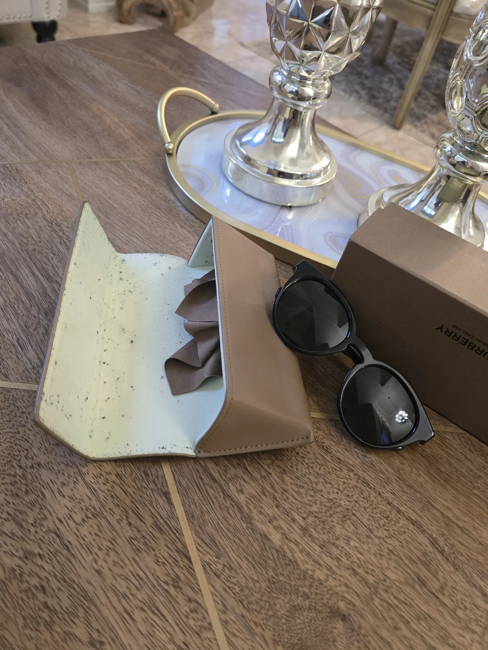 Burberry Men's Black Frame Sunglasses with Tan Case With Small Damage